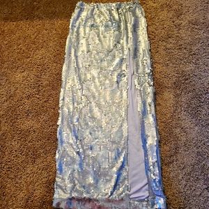 Sequin maxi skirt with split.